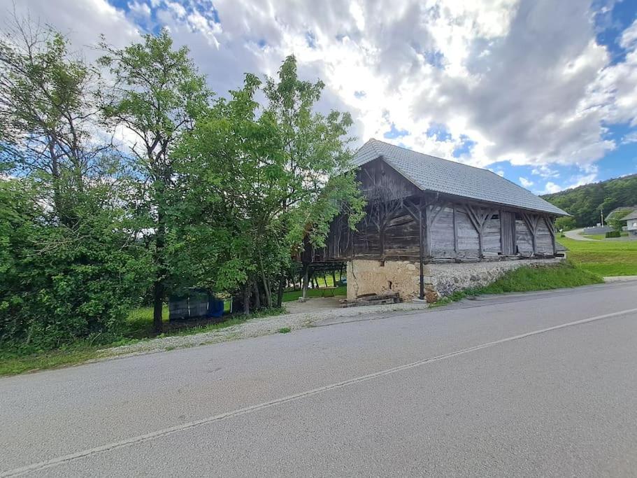 Apartamento Pod Vinogradi Skocjan  Exterior foto